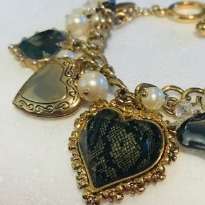 Betsey Johnson snake heart charm bracelet gold B4